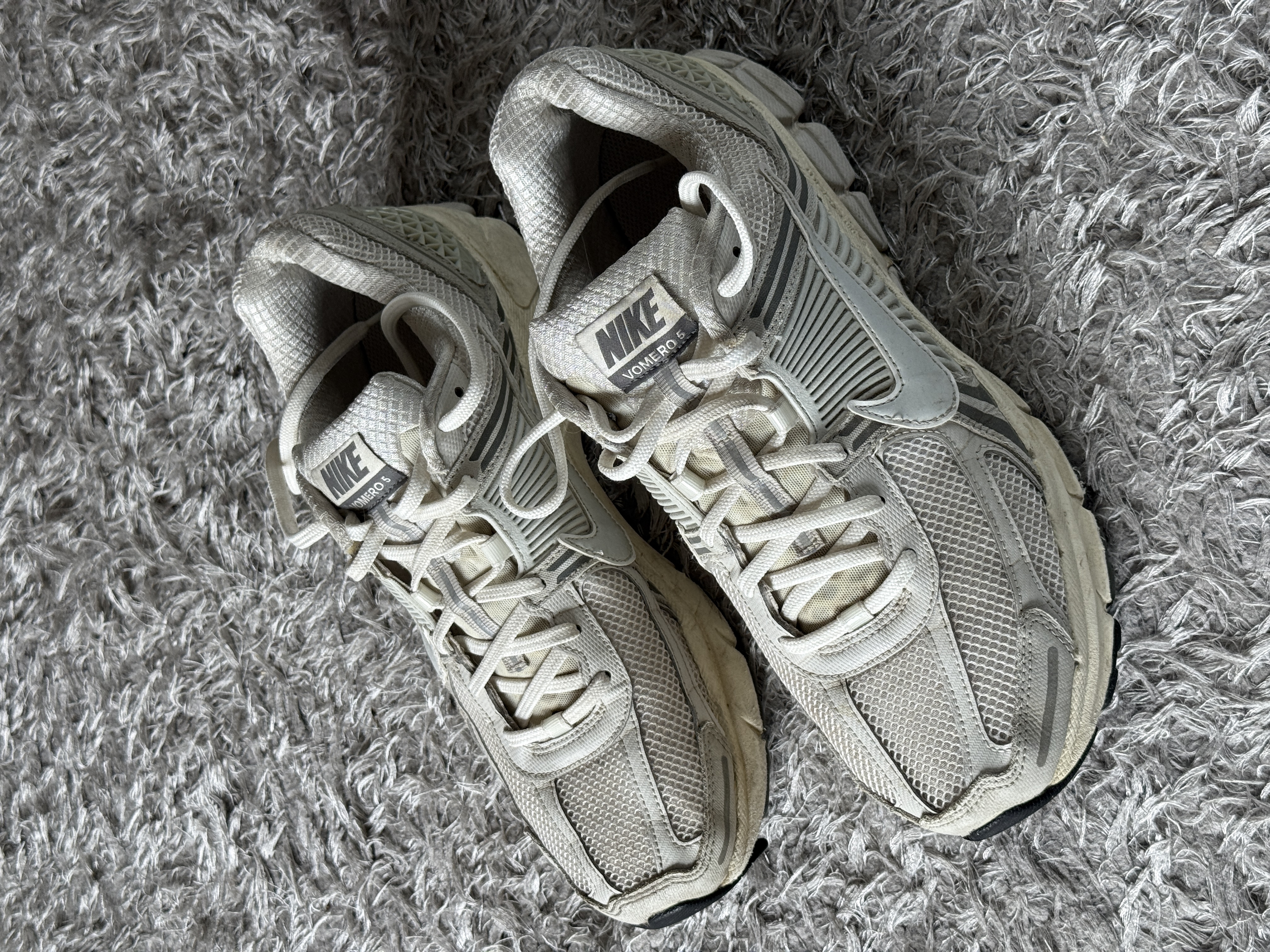 Nike Vomero Size 11