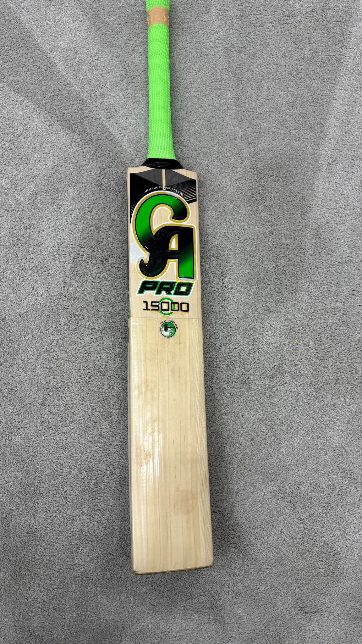CA Pro 15000 Grade 1 English Willow Cricket Bat - Size SH